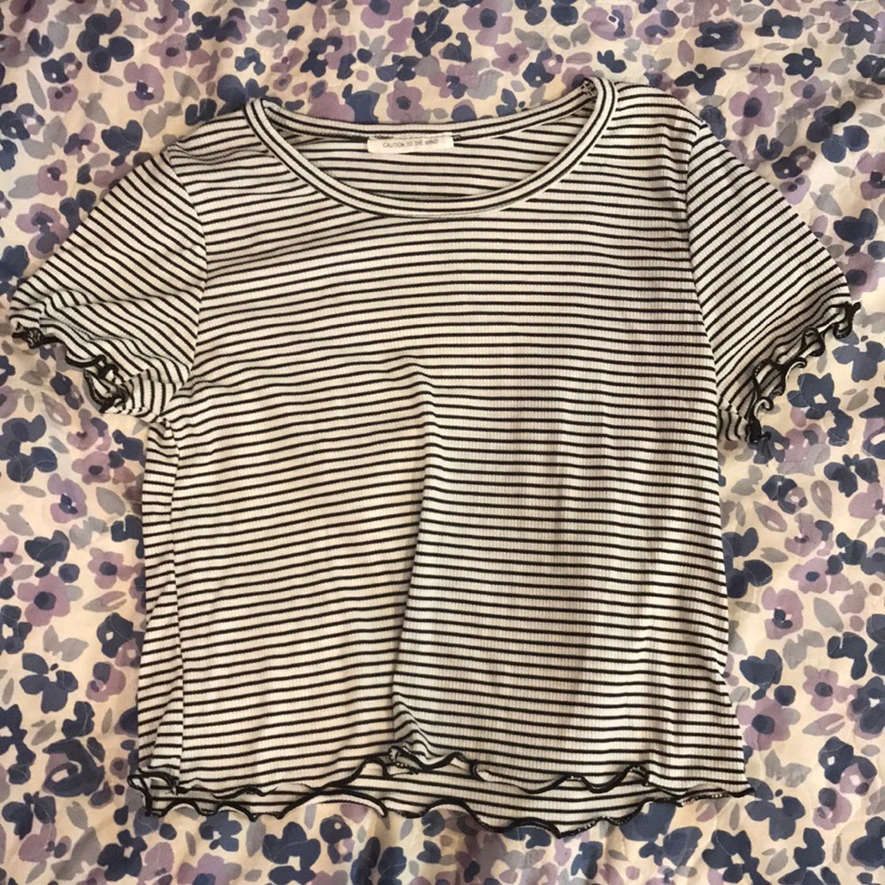 black and white striped short sleeve tee